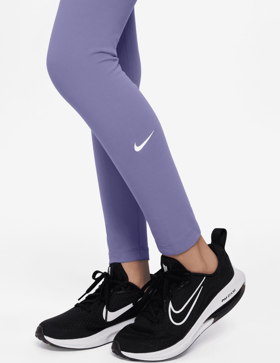 Malla regular Nike compresión baja para niña
