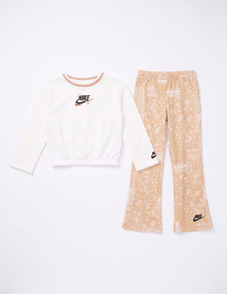 Conjunto deportivo regular con elástico para niña