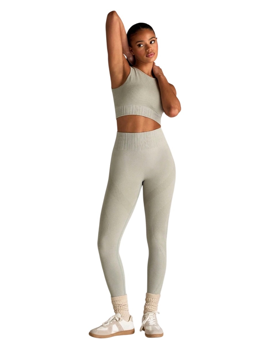 Conjunto deportivo regular con elástico para mujer 6