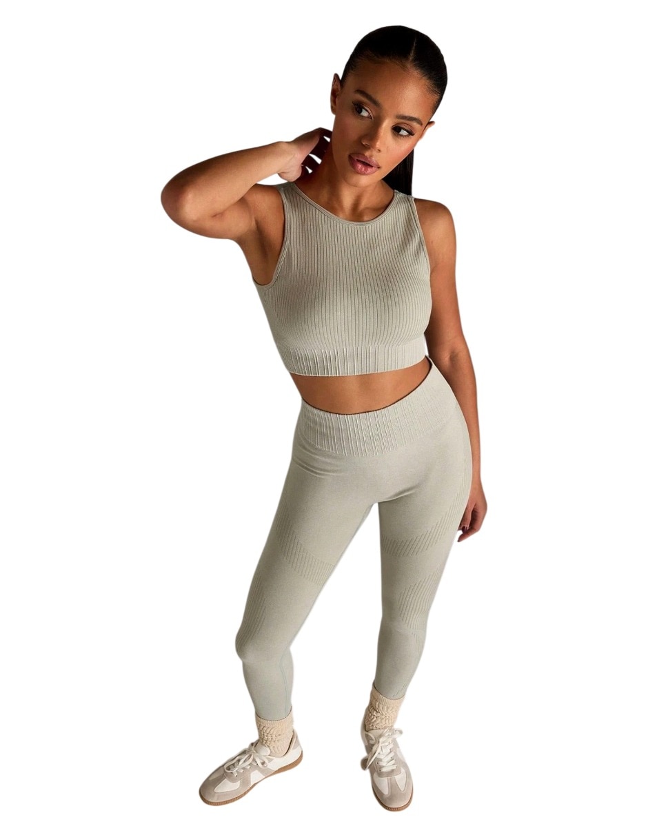 Conjunto deportivo regular con elástico para mujer 7