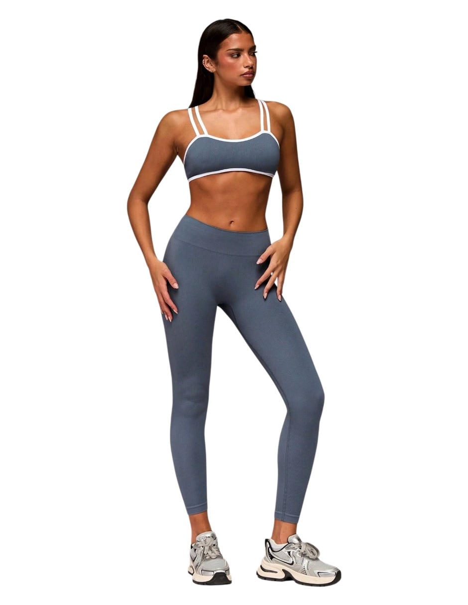 Conjunto deportivo regular con elástico para mujer 7